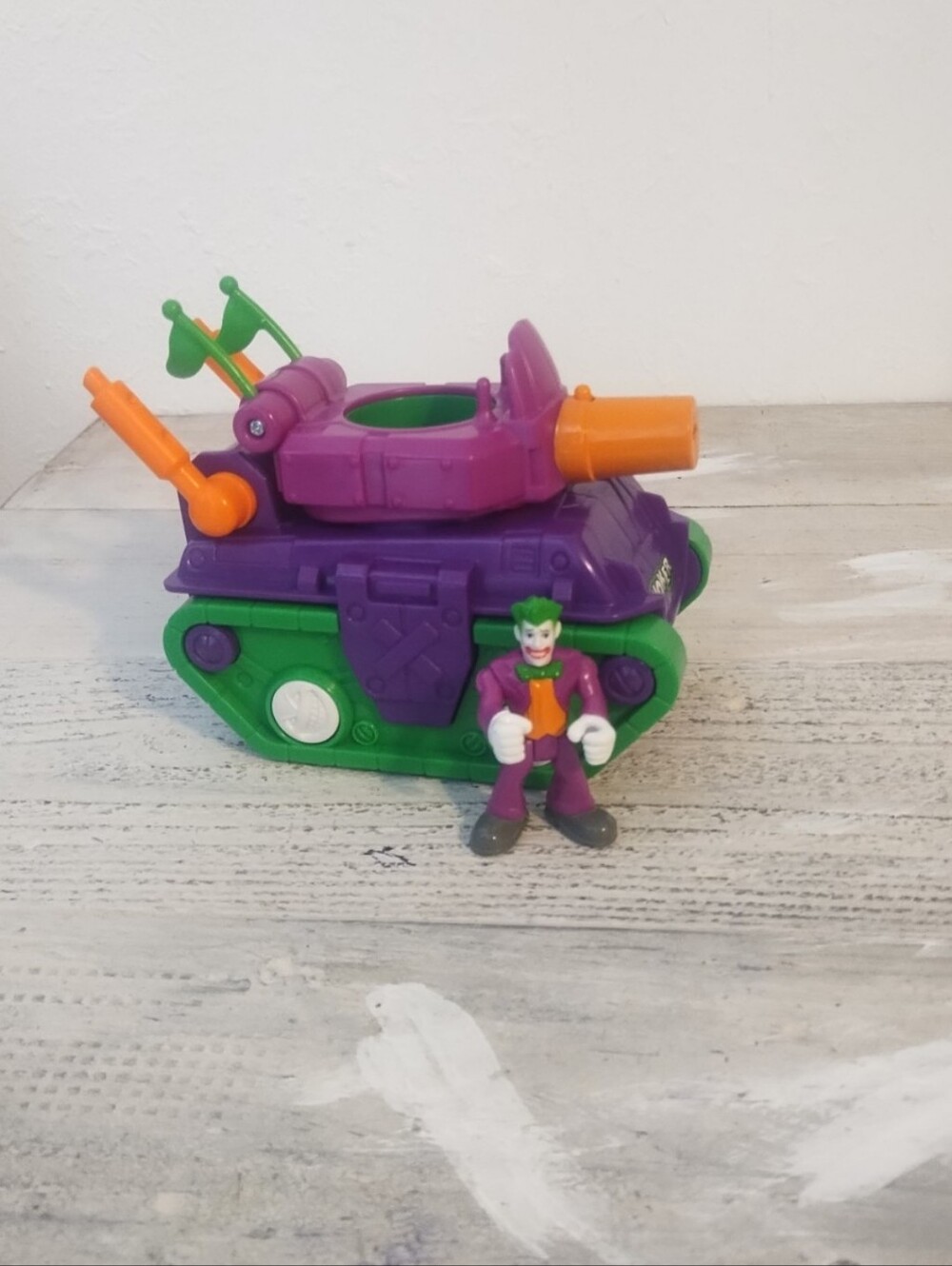 Fisher Price Imaginext DC Super Friends The Joker Tank Mattel 2011 with Figure